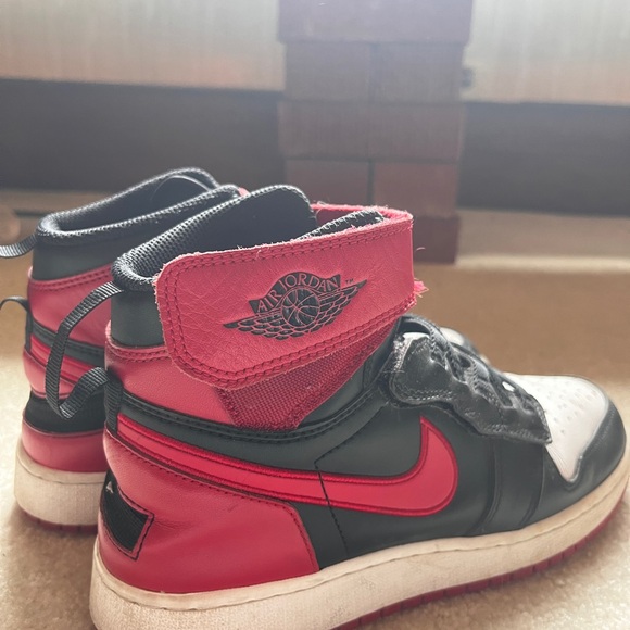 Jordan 1 High FlyEase - Picture 2 of 5